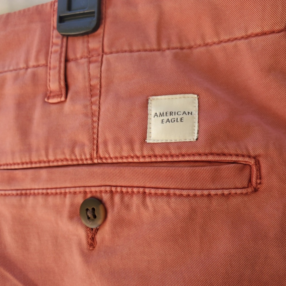 American Eagle Mens Lived-In Khaki Flex Shorts Terra cotta or Coral color Sz38